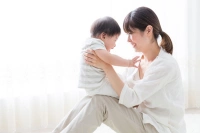 Bé 12 tháng biết làm gì? Sự phát triển thể chất, tư duy